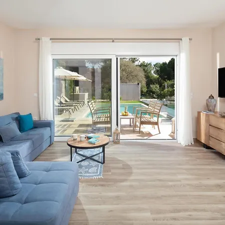 Villa Erato By Vintage Travel