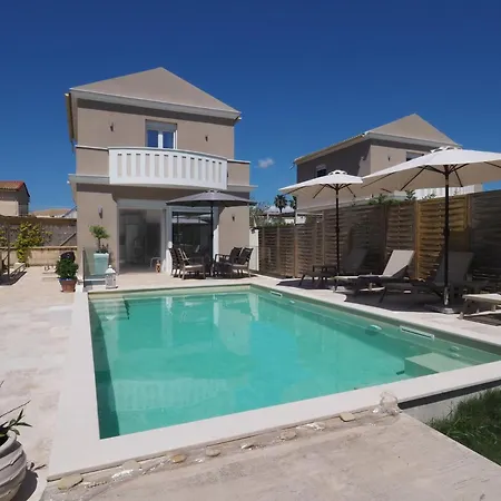 Villa Erato By Vintage Travel *